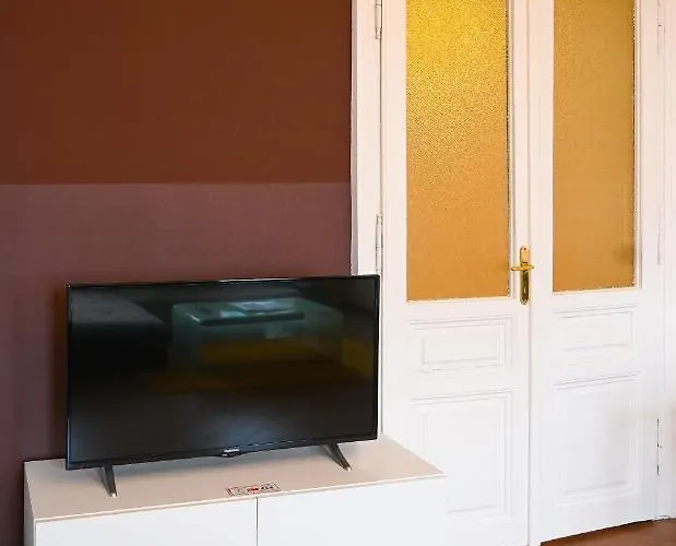 2 Bedroom For 6 Near Augarten & U4 - U2 Metro Apartmán *