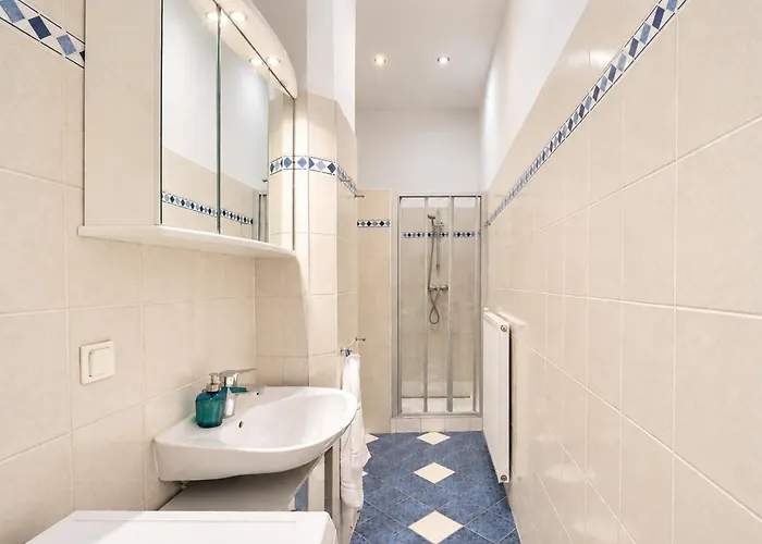 2 Bedroom For 6 Near Augarten & U4 - U2 Metro Apartment Vienna